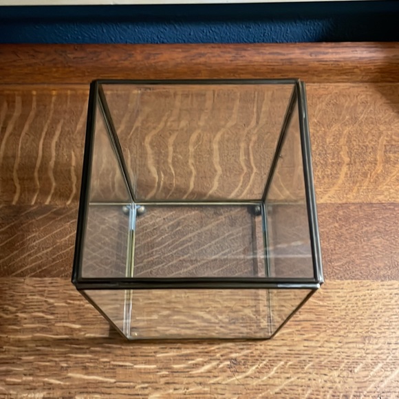 Vintage Glass and Brass Display - Picture 4 of 7